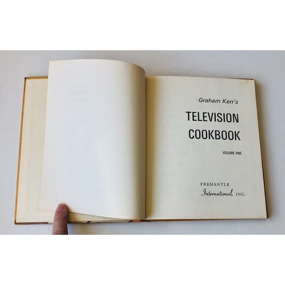 Vintage Galloping Gourmet Television HC Cookbook Volume One Graham Kerr Recipes - Picture 4 of 13